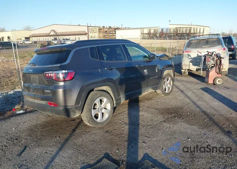 2019 Jeep Compass Latitude Fwd z USA, uszkodzony, nr VIN 3C4NJCBB8KT658559